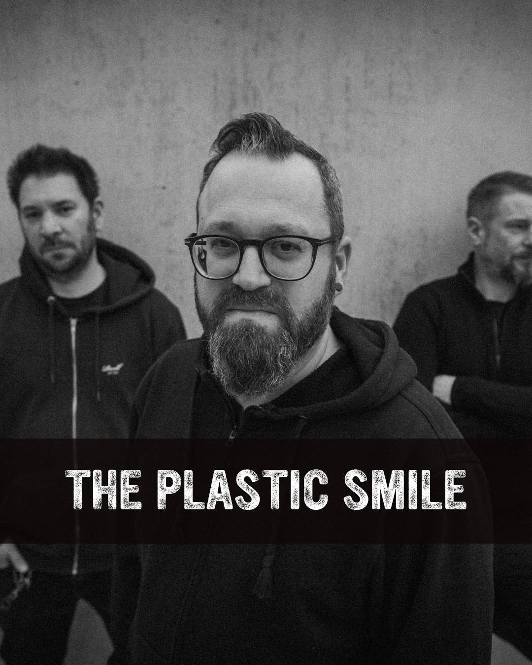 Instagram Beitragsbild der Band The Plastic Smile, mit Bandname im Bild